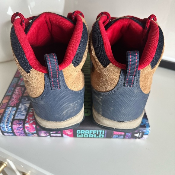 Columbia Junior Newton Ridg Suede Hiking Boot - Big Kid 7 - Picture 6 of 7